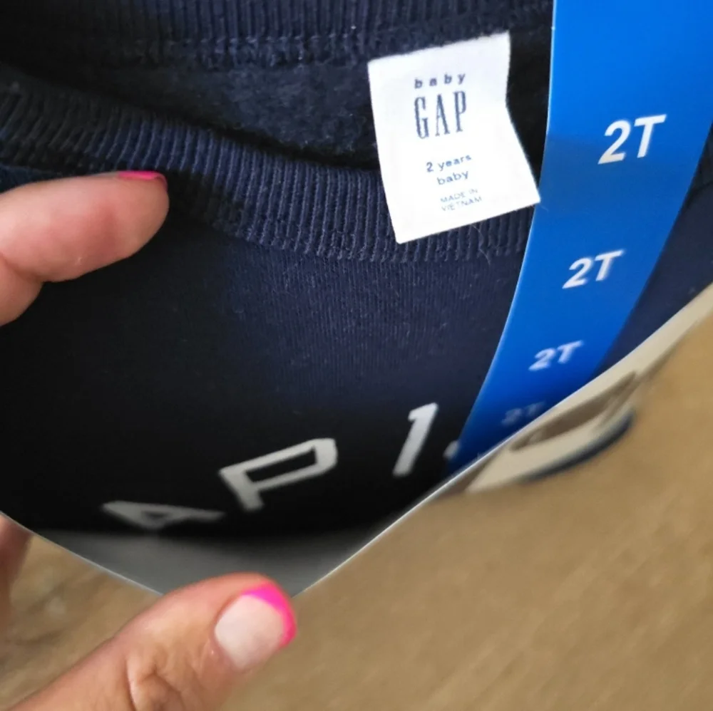 NWT GAP Boy's Toddler 2-Piece Long Sleeve & Jogger Pant Fleece Set Navy …
